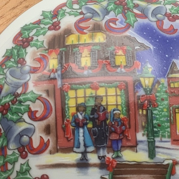 Vintage 1992 Heritage House Silver Bells Christmas Musical Box - Picture 7 of 14